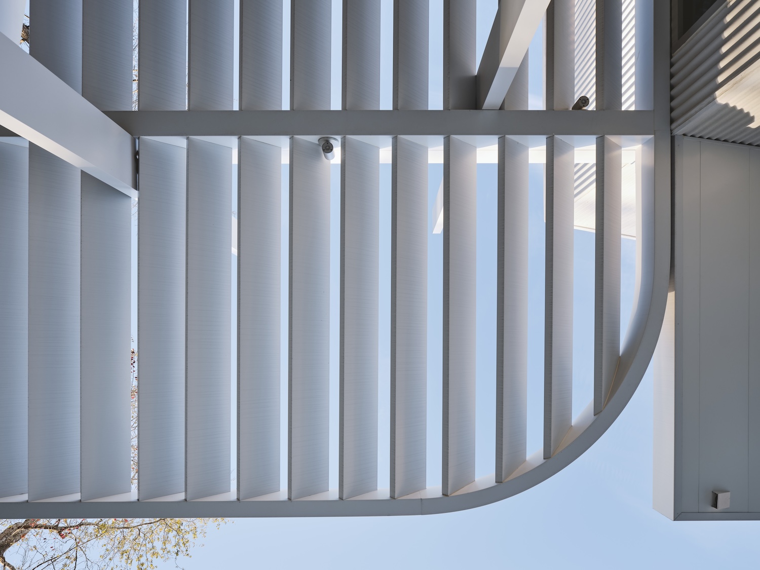Promenade Houston - overhang - features to combat extreme heat